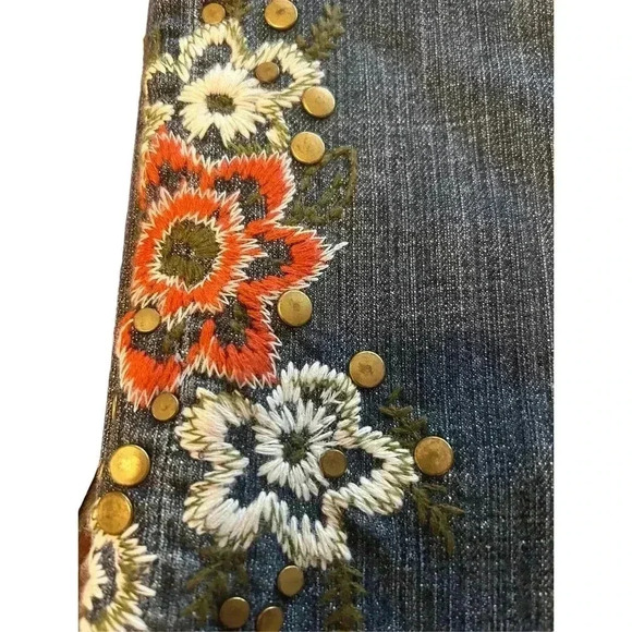 CHICO’S Platinum Bootcut Embroidered Metal  Studded Jeans Size 10 - Picture 4 of 9